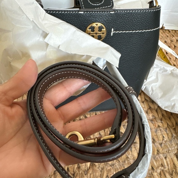 New Tory Burch Felix Bucket Bag Leather Black Crossbody Purse 144028 - Picture 11 of 11